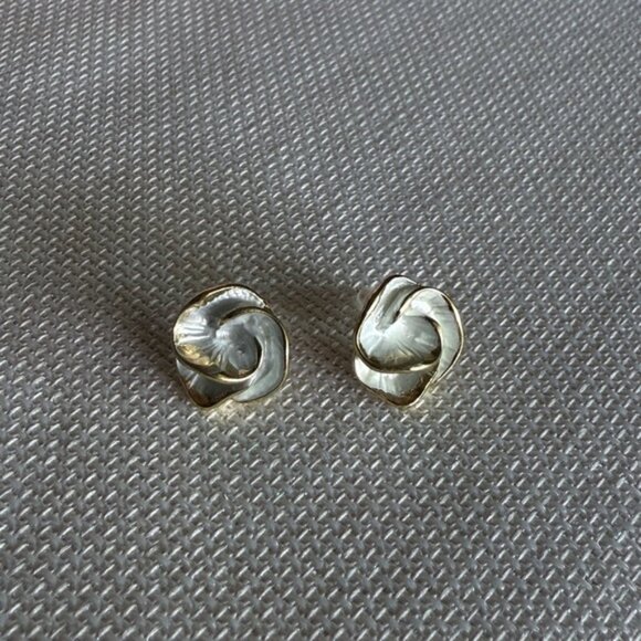 NEW | 14K Gold Plated Floral Stud Earrings - Picture 2 of 5